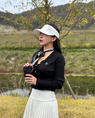 Fair Liar Rib Frill Cardigan (Black)