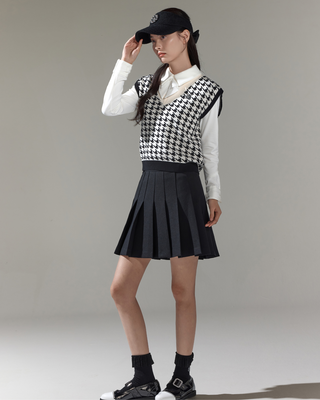 Houndstooth Checkered Knit Vest (Black)