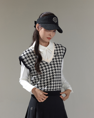 Houndstooth Checkered Knit Vest (Black)