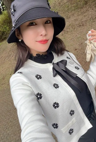 Fair Liar Double Frill High Neck Rib Knit (Black)