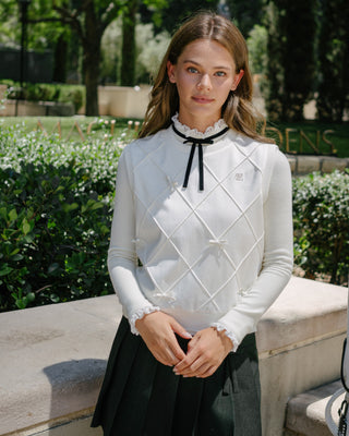 Velvet ribbon pleated T Shirt (White)