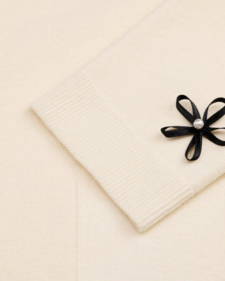 Leather flower trimmed cardigan (Cream)