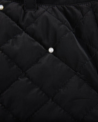 Pearl quilted short pants (Black)