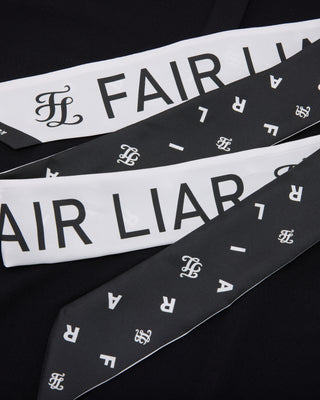 Lettering Scarf Short Sleeve T Shirt (Black)