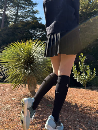 Velvet Ribbon Knee-socks (Black)