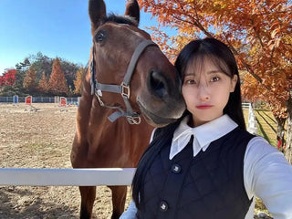 Double chiffon ribbon collar T Shirt (Ivory)